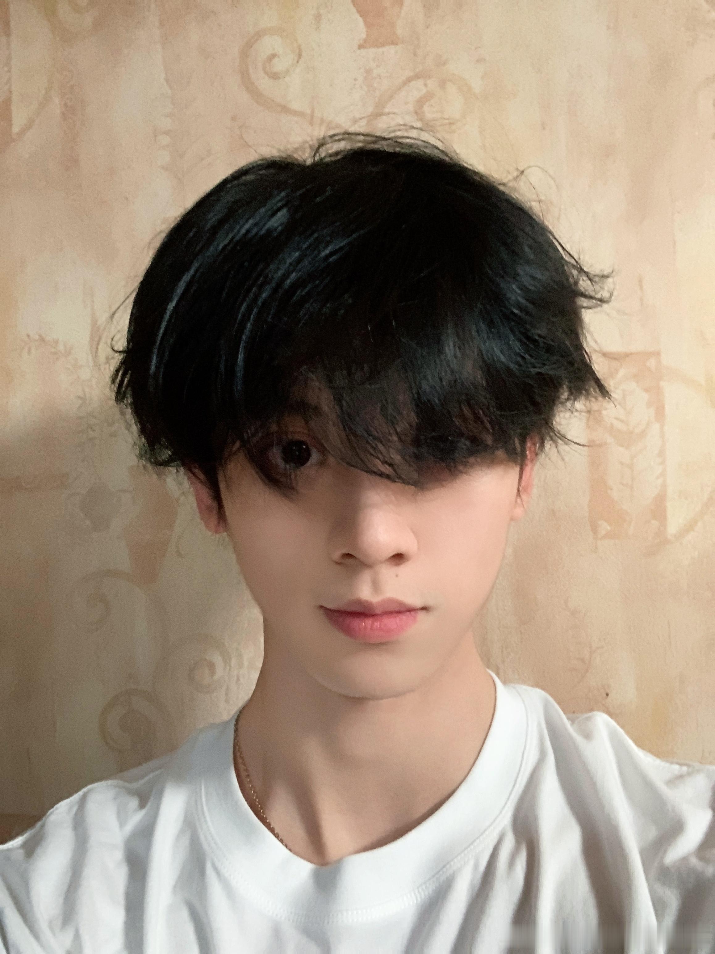 孩子随手一抓做的发型已经秒杀时代峰峻很多cody了您们有什么想说的吗？ 