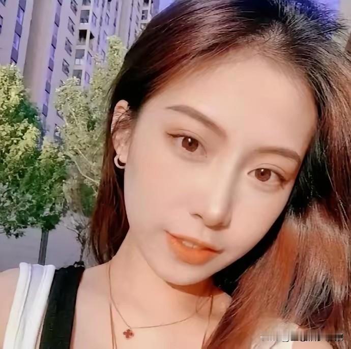 报警也救不了她！美国华人女孩实名举报性侵家暴，转头被前男友当街爆头
 
2026