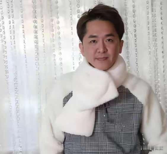 他有多怂？守着4.2亿遗产，一辈子没上过一天班，没做过一笔投资，没结过一次婚，每