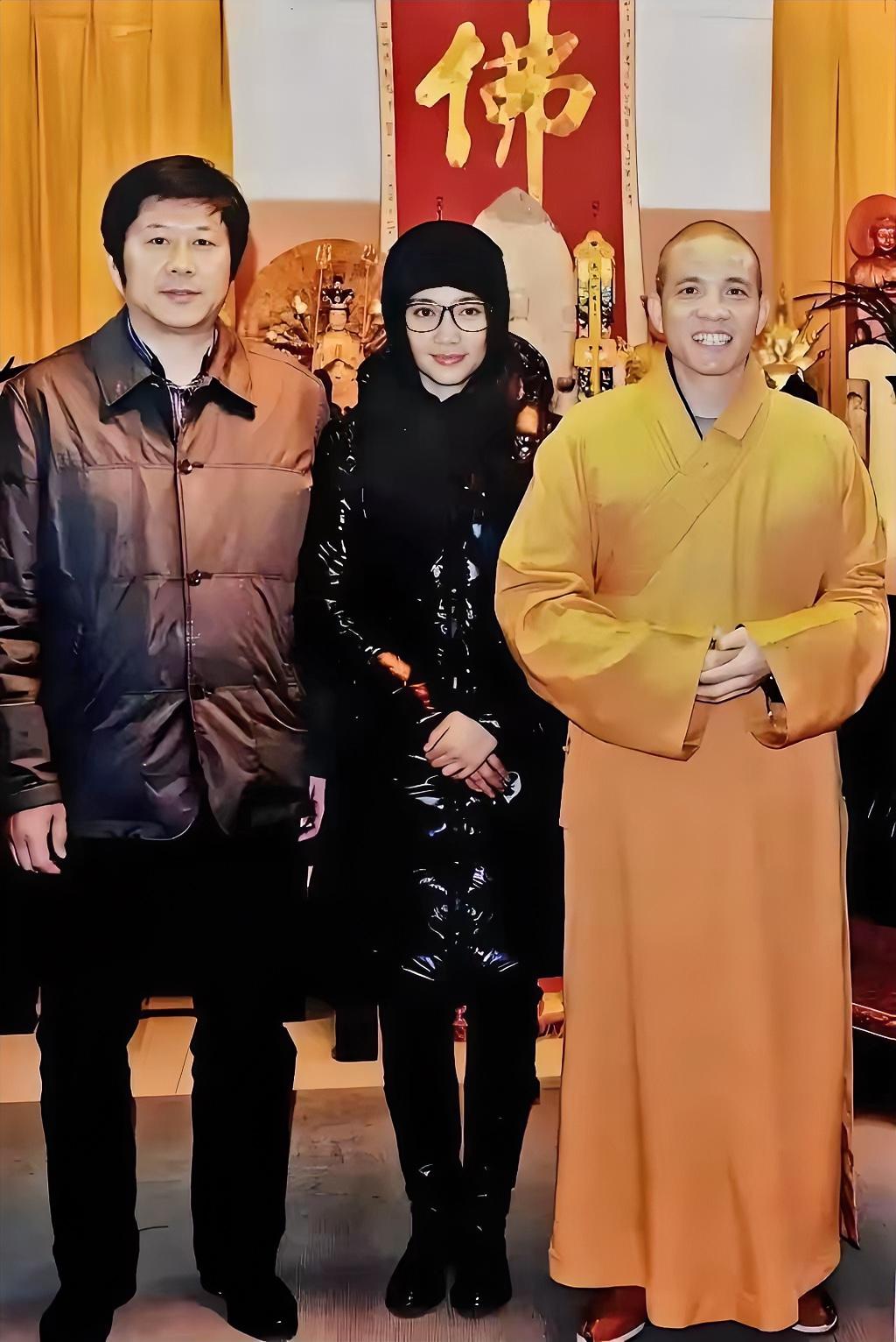 李冰冰与印乐法师在洛阳白马寺的合影，背后可否有什么故事？印乐法师可是位厉害人物，