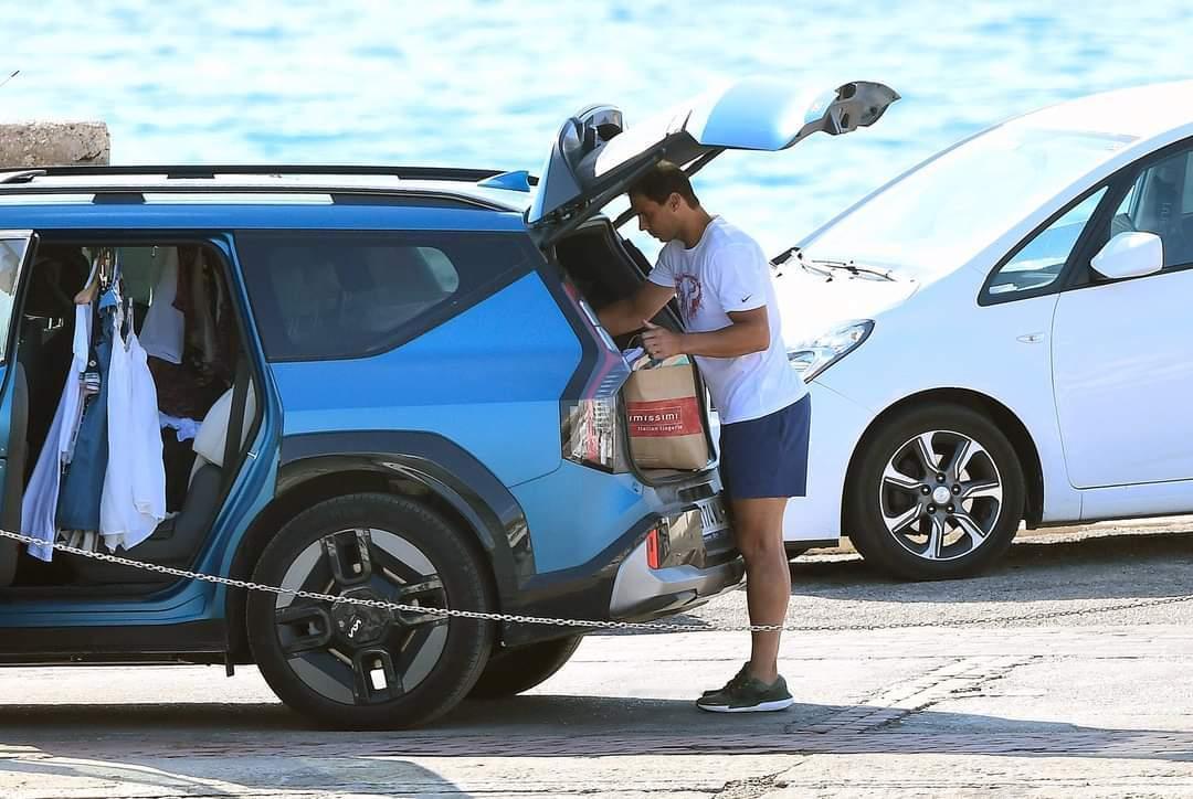 完成各种生活物品的大采购，准备好衣食住行的方方面面，又可以全家一起乘船出海了，这
