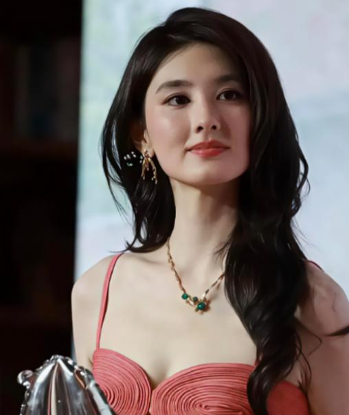 现在全网最后悔的人，绝对是韩沛颖！刚凭《主角》里楚嘉禾这个角色演技封神，就光速翻
