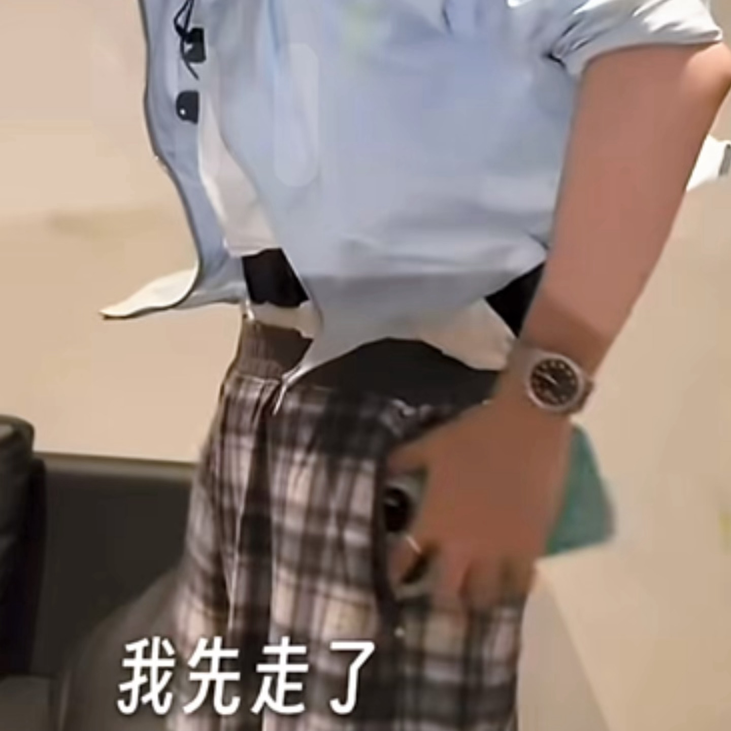 这个麦包这样捆在小腹上特性感有人懂吗 