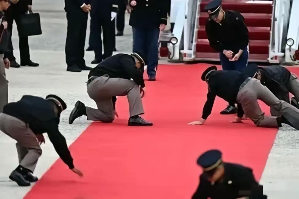 尊重不会从天而降，但一定会冲着实力而来，只有你强大了，别人连细节都会为你想的很周