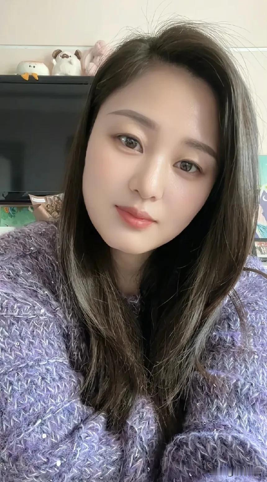 90年
36岁
中年女人的清醒
女人到了一定的年龄
一定要懂得控制欲望
除了变美