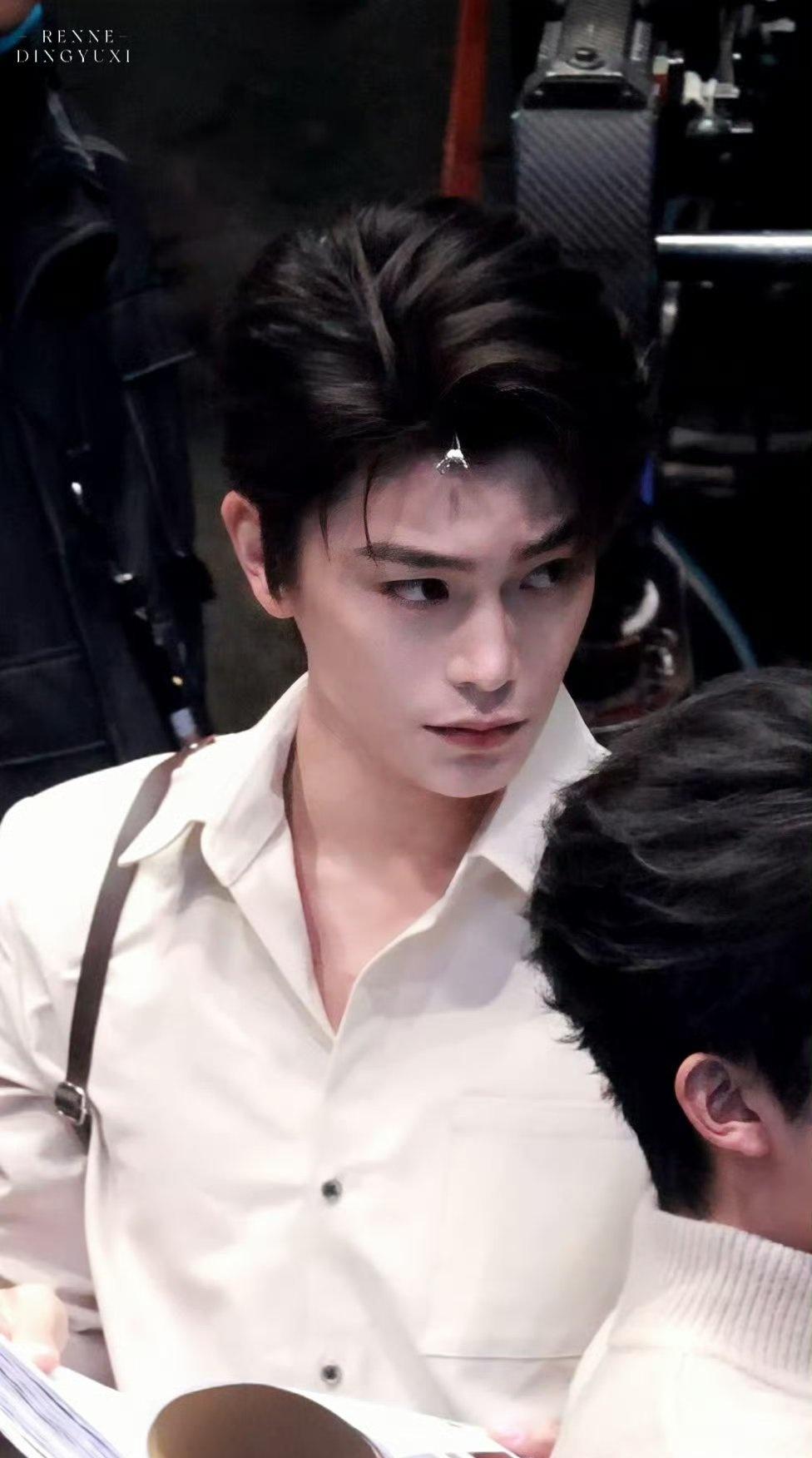 丁禹兮 💚丁禹兮张海虾 💚丁禹兮南部档案 
“思念反复潮涌，我欲言又止的情愫