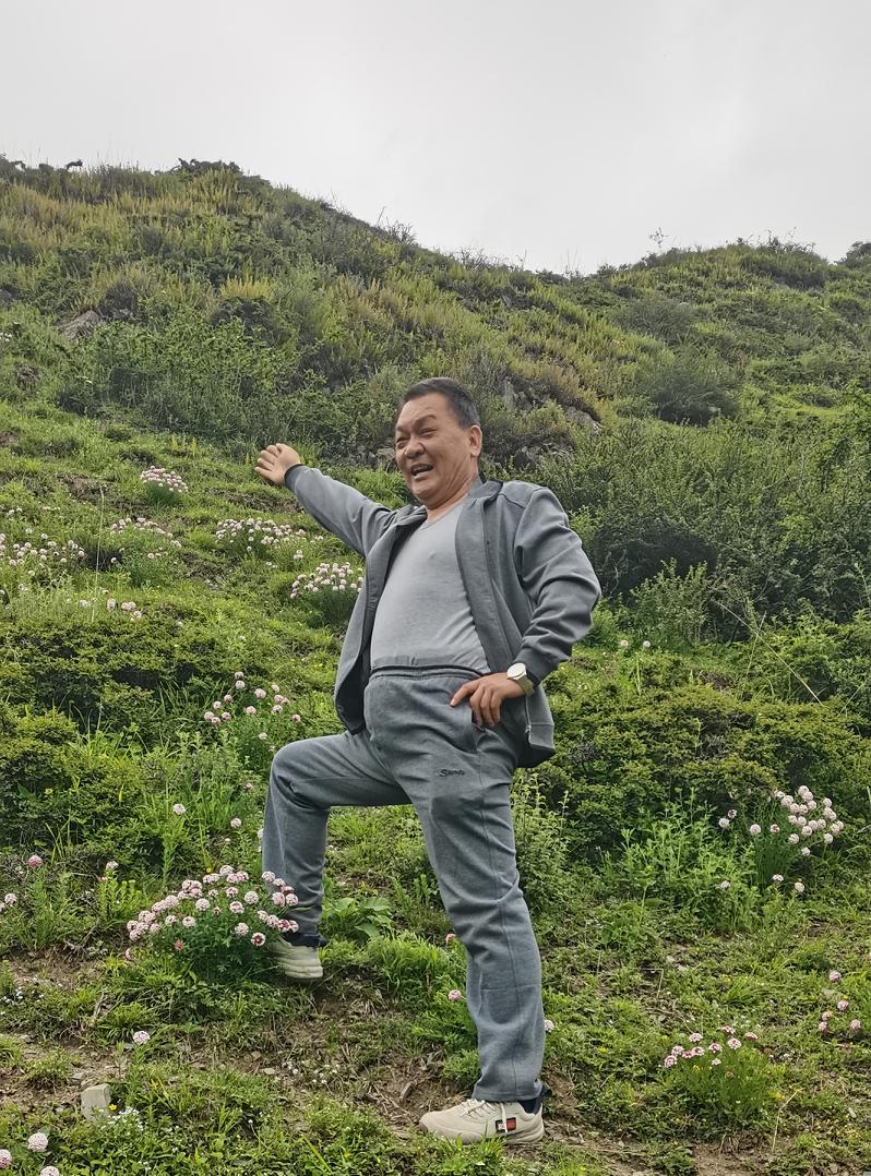 别对蒋万安抱任何不切实际的幻想。
顶着蒋家第四代的名头，又是现任台北市长，不少人