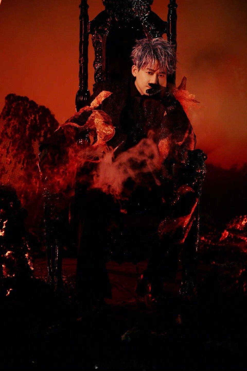 醒哥这波朝天椒造型直接封神！把重庆的火辣气质拿捏得死死的，隔着屏幕都能感受到那股