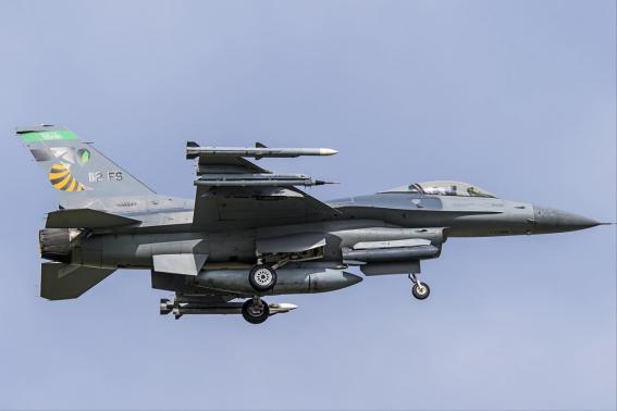 美军曾经一直搞不明白，为啥自己的主力战机F-35刚从日本基地起飞，飞行不到200