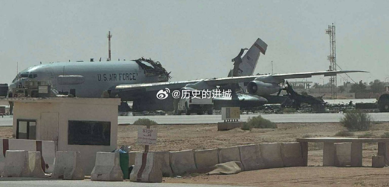 伊朗公布击毁美军E3预警机卫星图伊朗公布击毁美军E-3预警机卫星图。伊朗伊斯兰革