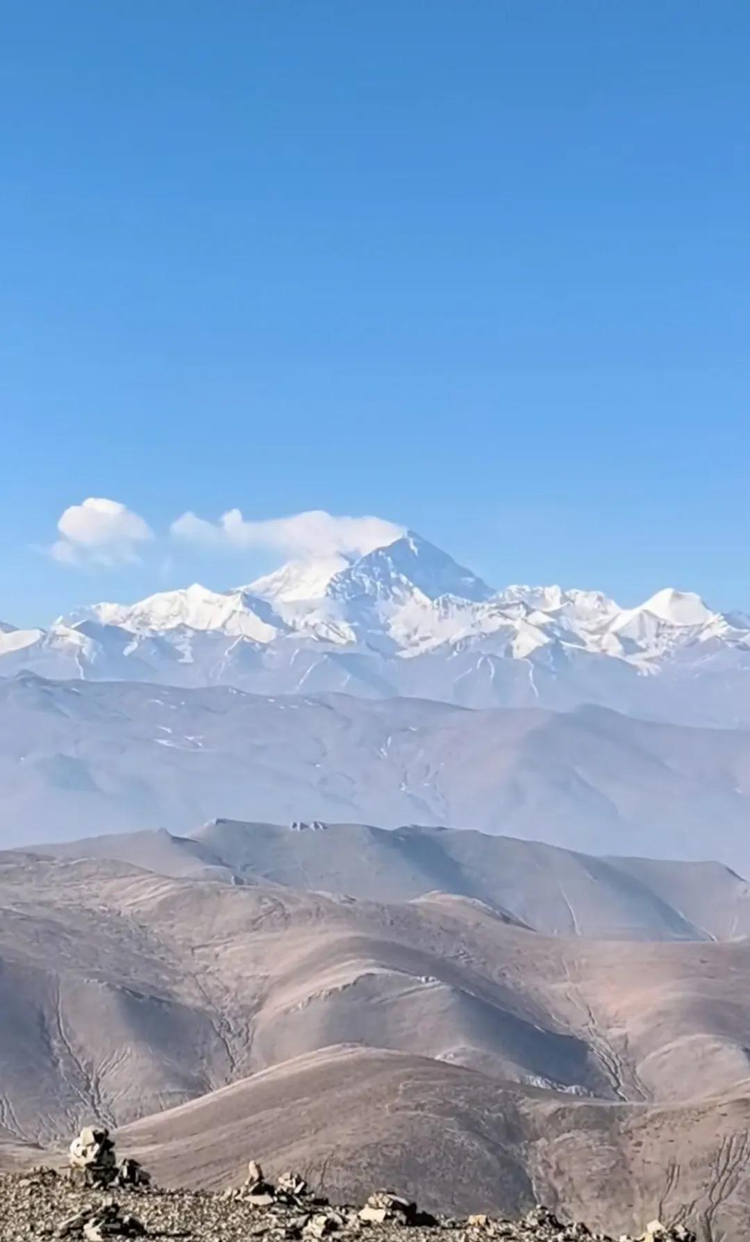 俞敏洪老师带领大家领略加乌拉山巅的绝美风光以及萨迦寺的人文魅力