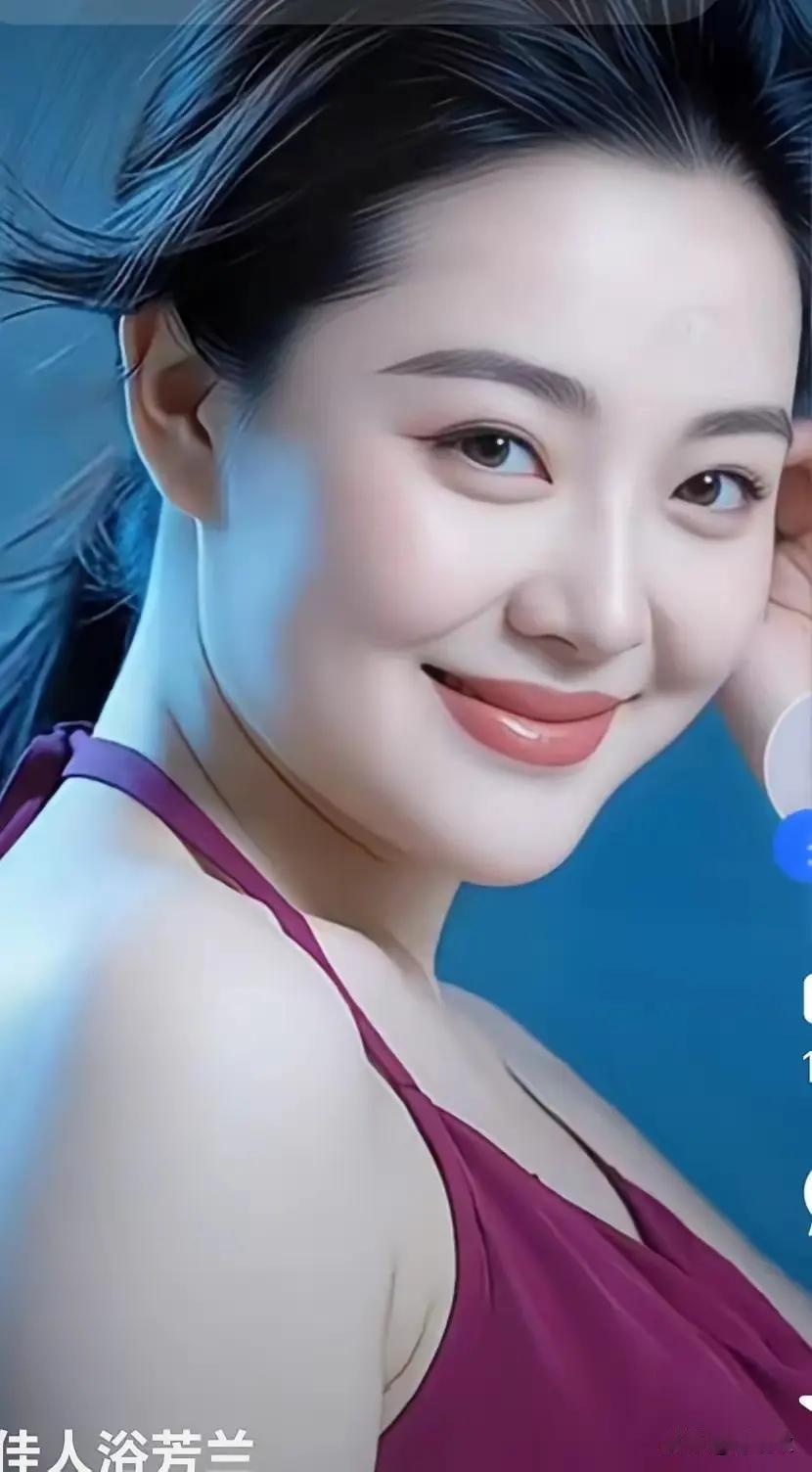 上联：笑品人生酸辣汤
下联：慢享红尘苦甜酒