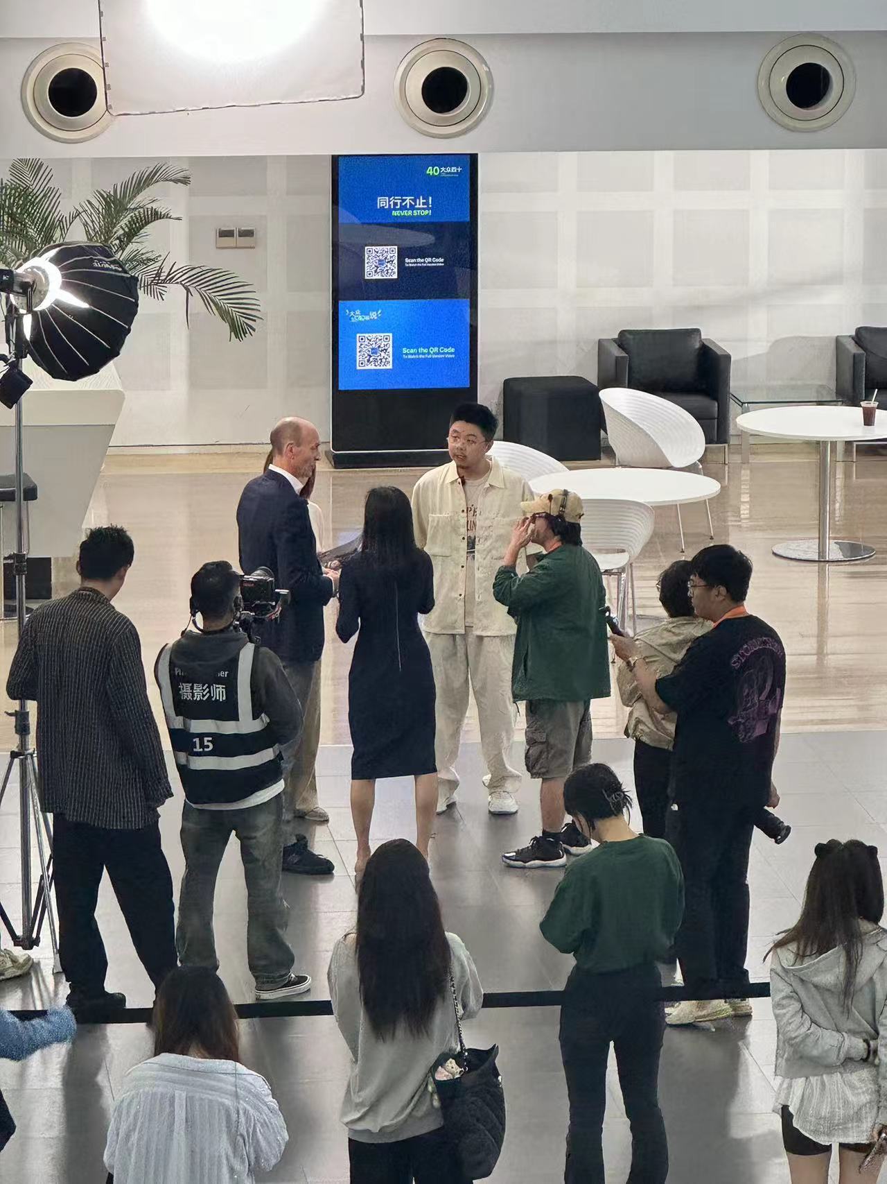 温顾一下呼兰的打工人语录：关于职场躺平和内卷工作嘛，我躺有躺的价格，卷有卷的价格