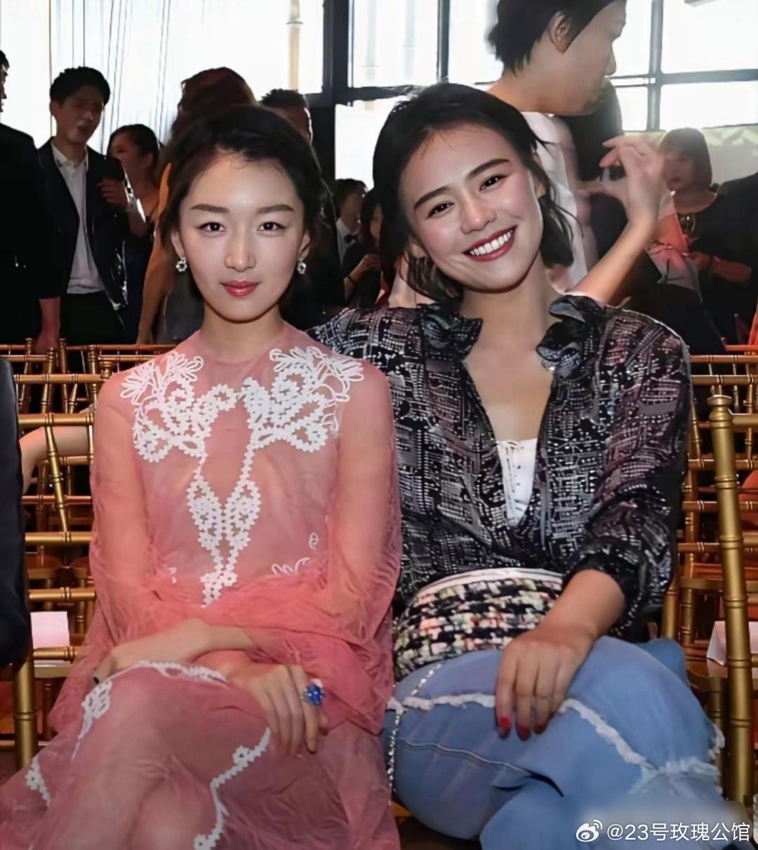 马思纯的妆太抢镜了。 