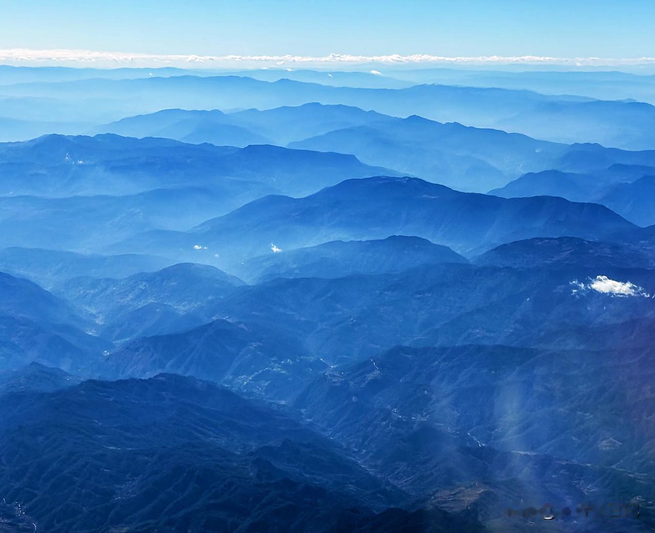 完成了一项壮举！一天之内游览布达拉宫、南伽巴瓦、梅里雪山、玉龙雪山、三江并流、金