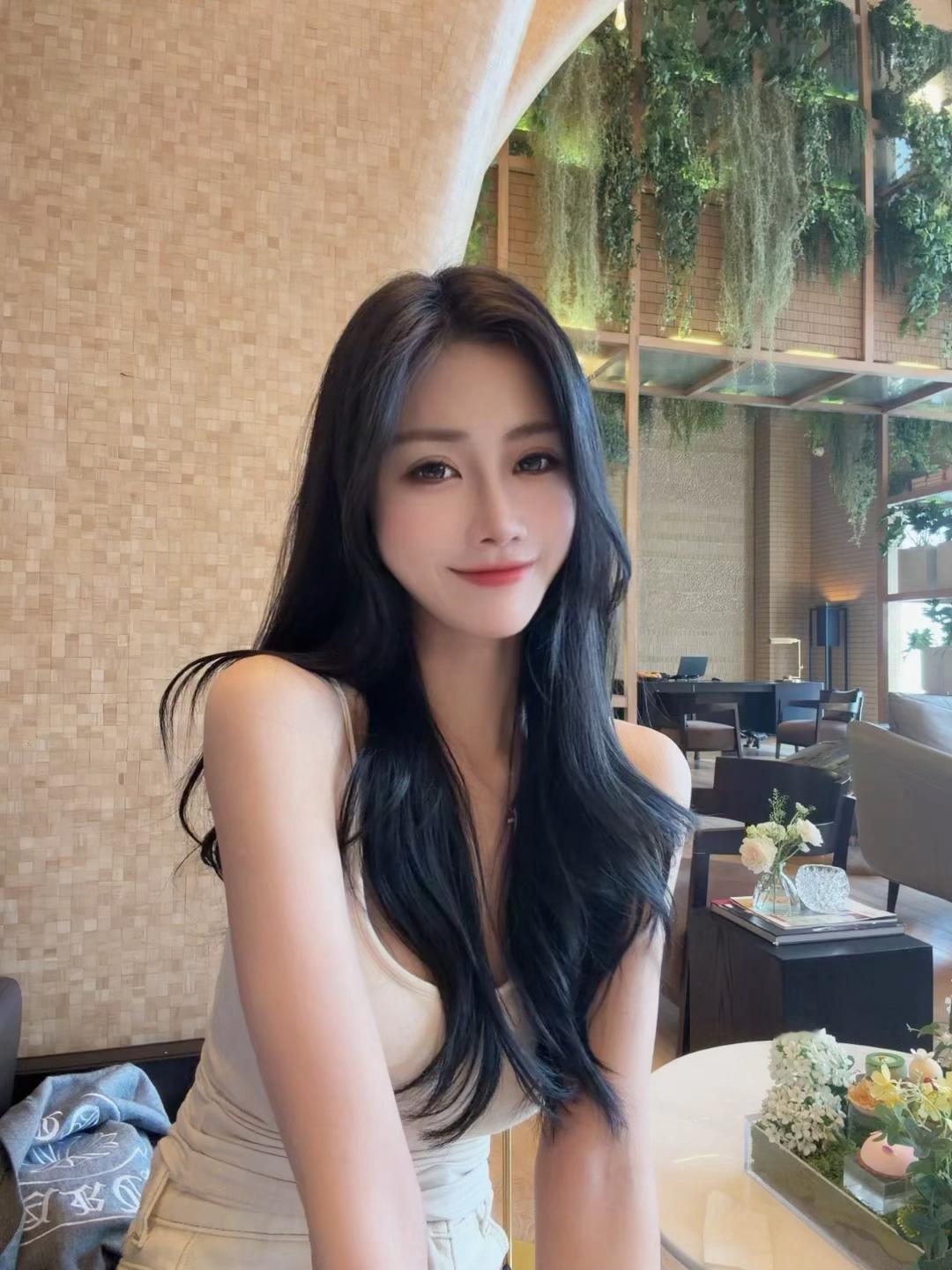 就这样带着色情信息秒回在贵阳走来走去 