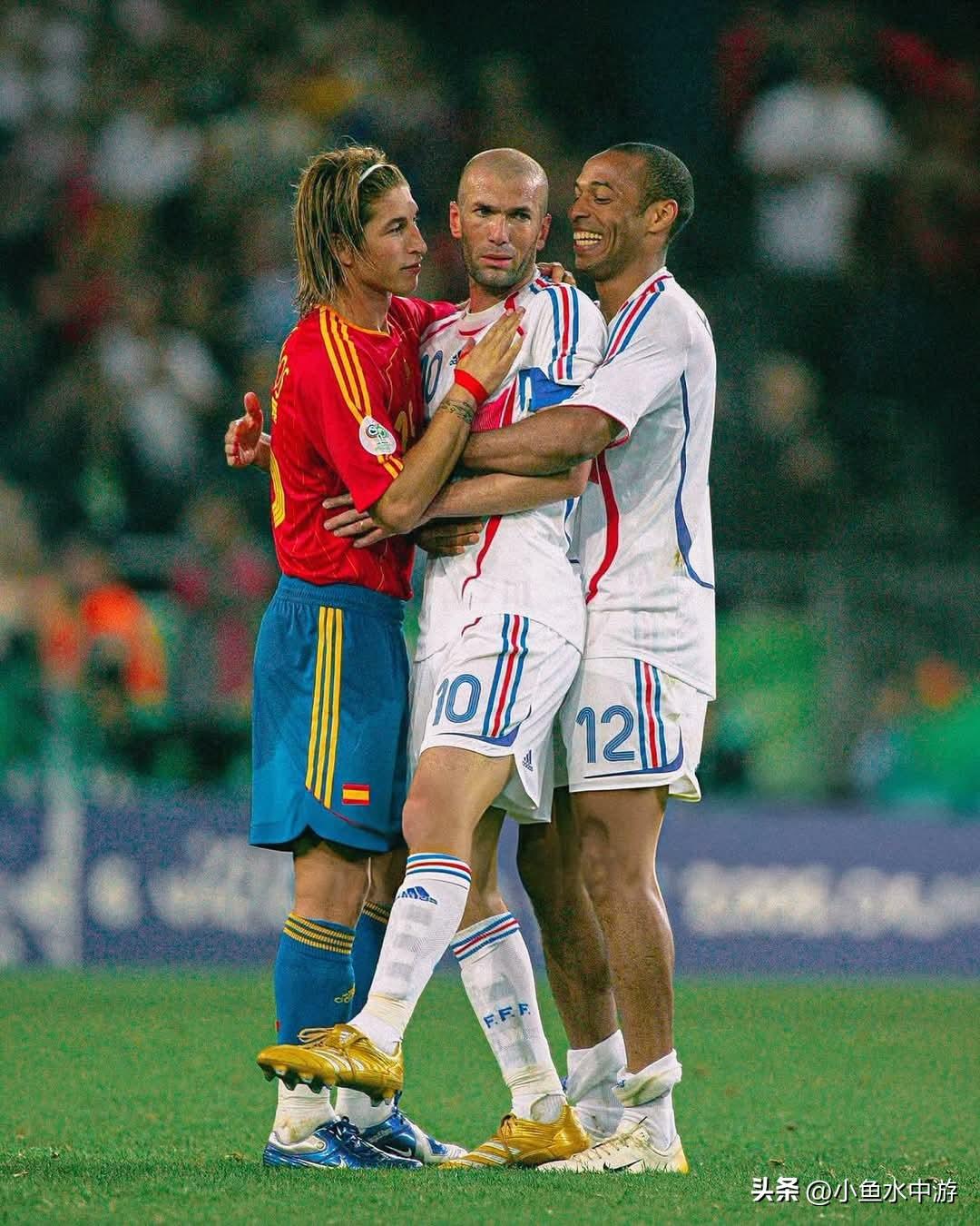 🇫🇷🇪🇸2006年世界杯：法国对阵西班牙
 
大卫·比利亚点球破门，西班