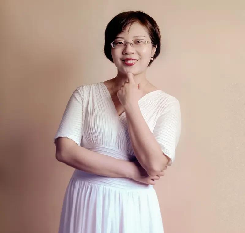 秋收延了七天，流量包又加了两百万，别再说没时间了。
短剧能单挑长文，AI绘图能当