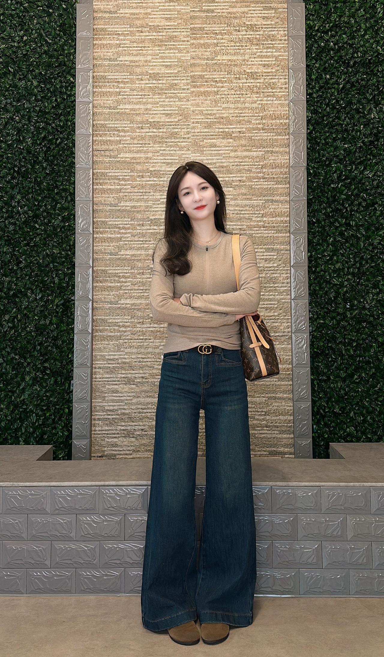 盼自己好盼自己顺盼自己多金盼自己人生路上越来越稳当爱你老己!微喇裤