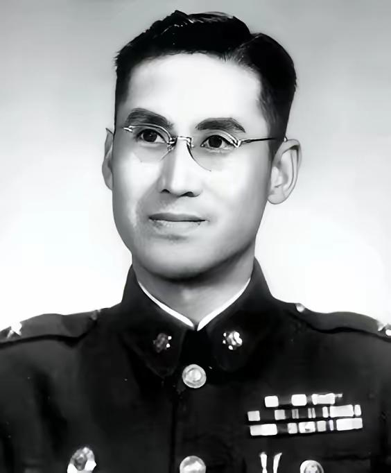 1948年深夜，蒋经国遵照蒋介石授意，带保密局特务突袭郭汝瑰家，一心要搜出他“通