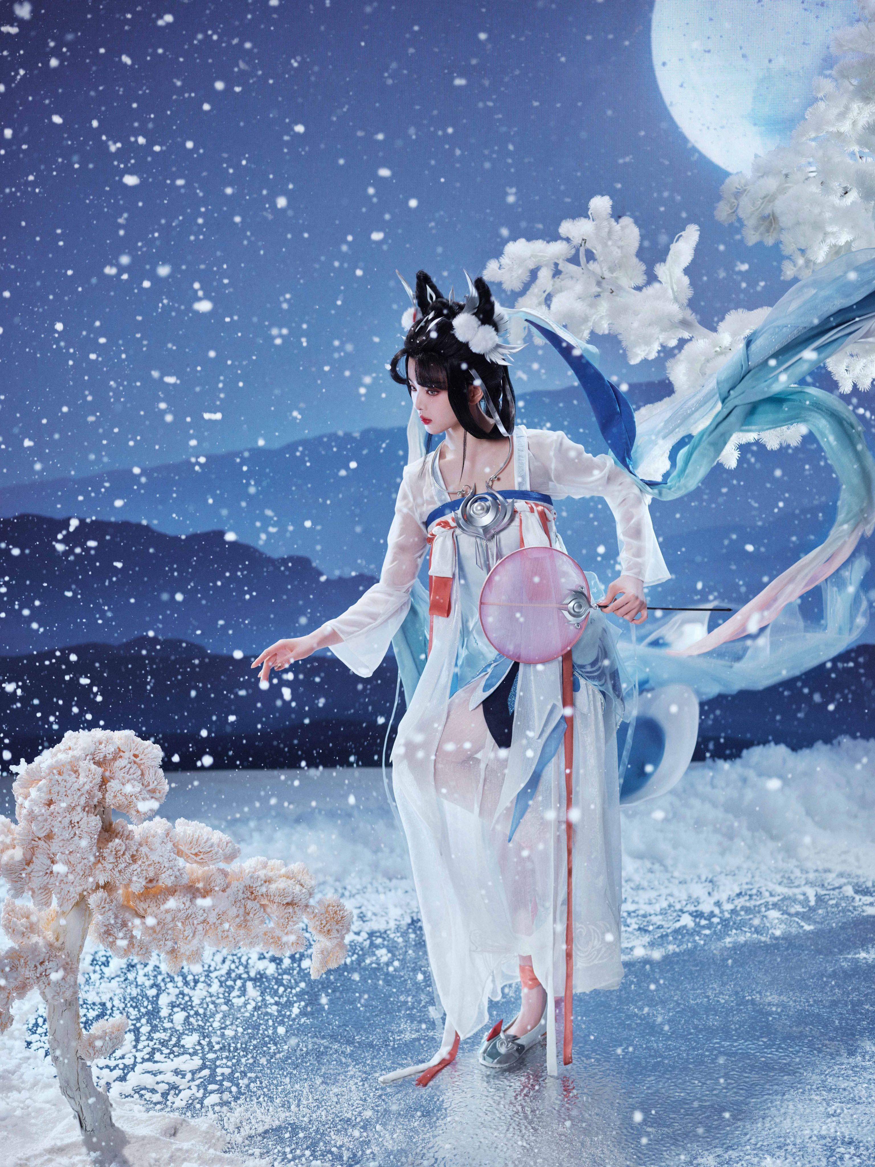 #杨超越嫦娥如梦令##杨超越鹊桥仙女# 如果你问我什么是甜妹，那请看图！杨超越的