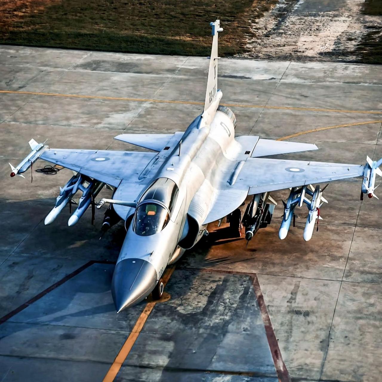 索马里也要买枭龙，背后一盘大棋！
 
很多人对索马里的印象，还停留在海盗时代，但