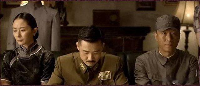 1925年，他背着蒋介石跑了三里地救下其性命，30年后授衔，老蒋在台湾听闻后只说