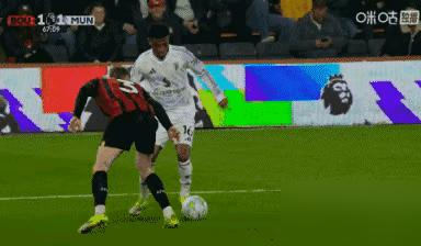 曼联客场2-2平伯恩茅斯，连胜势头断了。
 
别再说B费被对手冻结了，纯是没看数