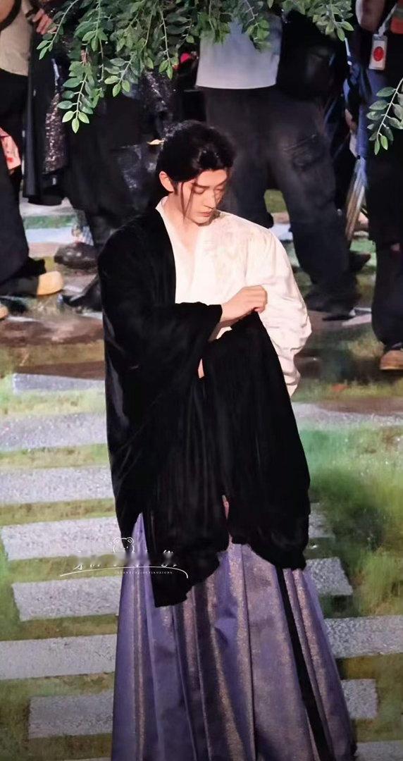 你可以永远相信邓为的打戏邓为科班舞蹈生打戏含金量科班舞蹈生buff叠满，邓为演绎