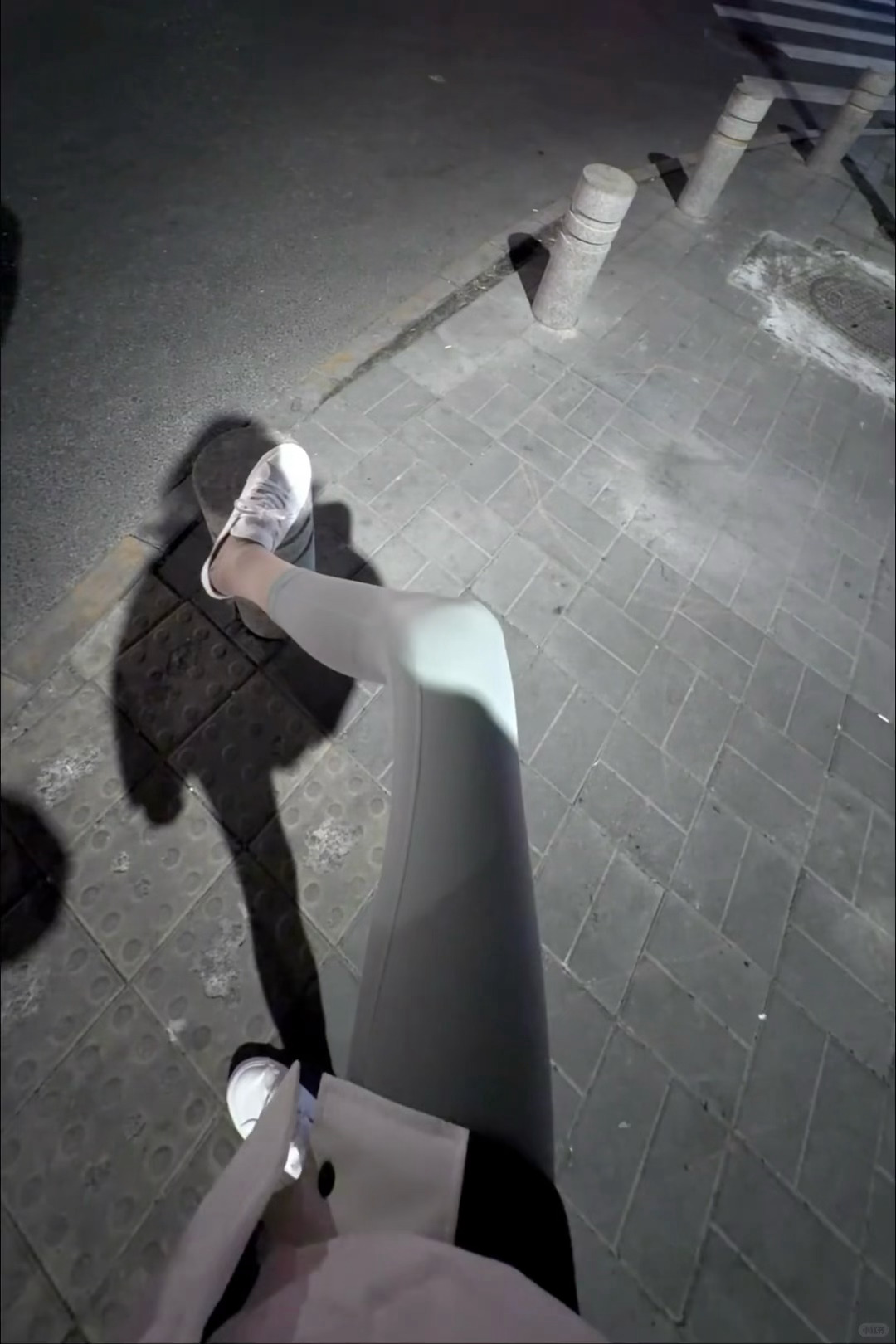 散步 听起来像短暂的私奔 