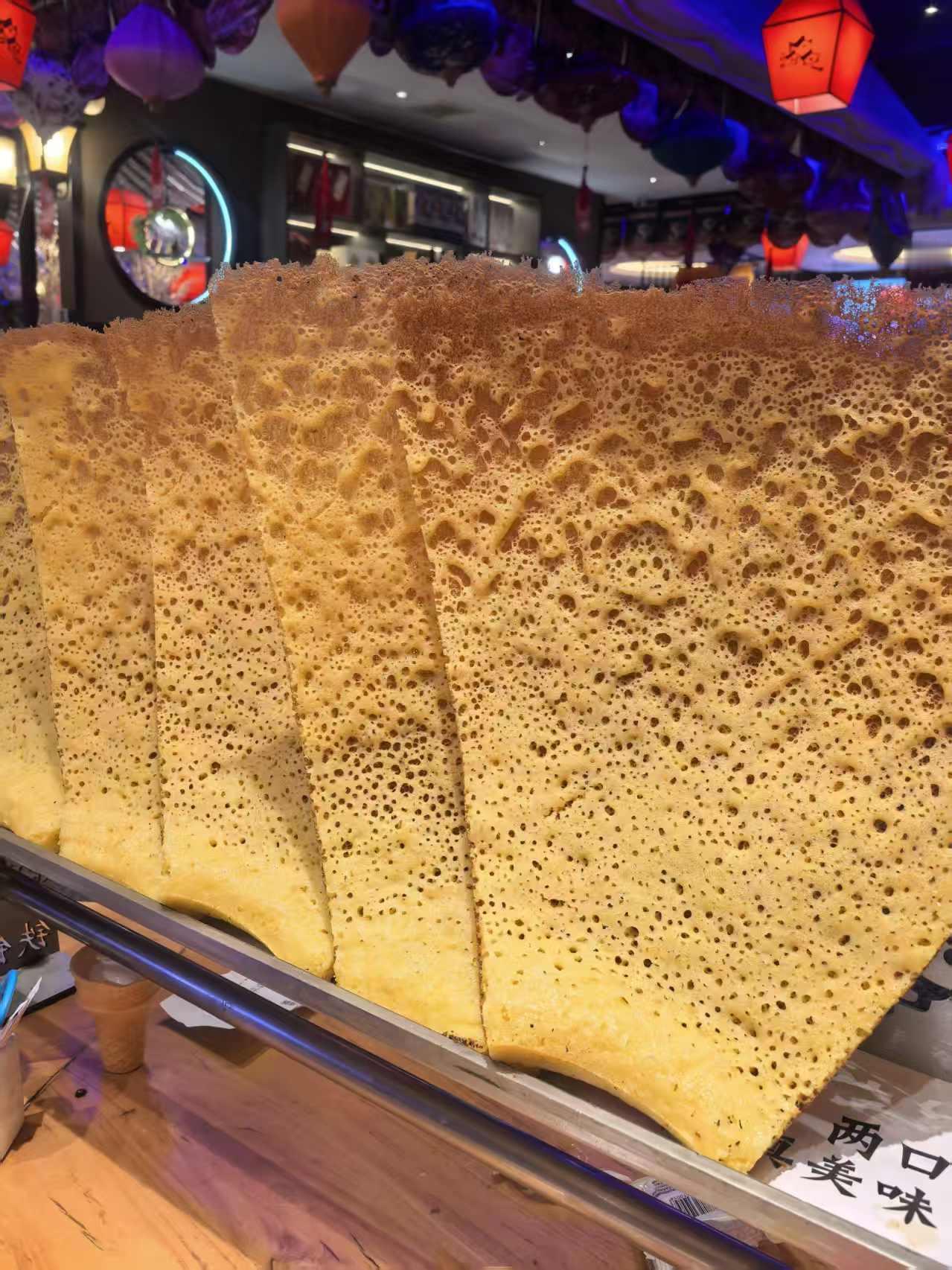 我觉得幸福是一日三餐，父母健康。
 
清晨能喝到妈妈煮的热粥，傍晚陪爸爸唠唠家常