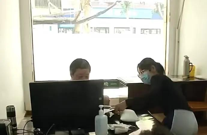 换季容易感冒，还总是伴随咳嗽，着实闹心，分享一个姜糖葱白水，做法简单，没事多煮着