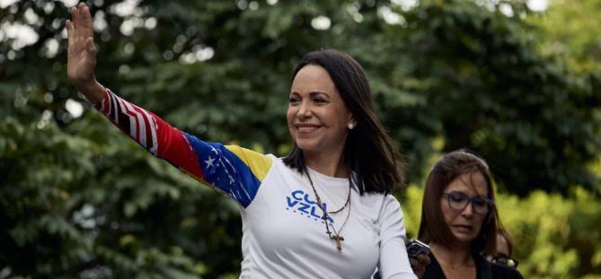 这 “接棒” 速度比美军突袭还利落！诺贝尔和平奖得主、委内瑞拉反对派领袖玛丽亚・