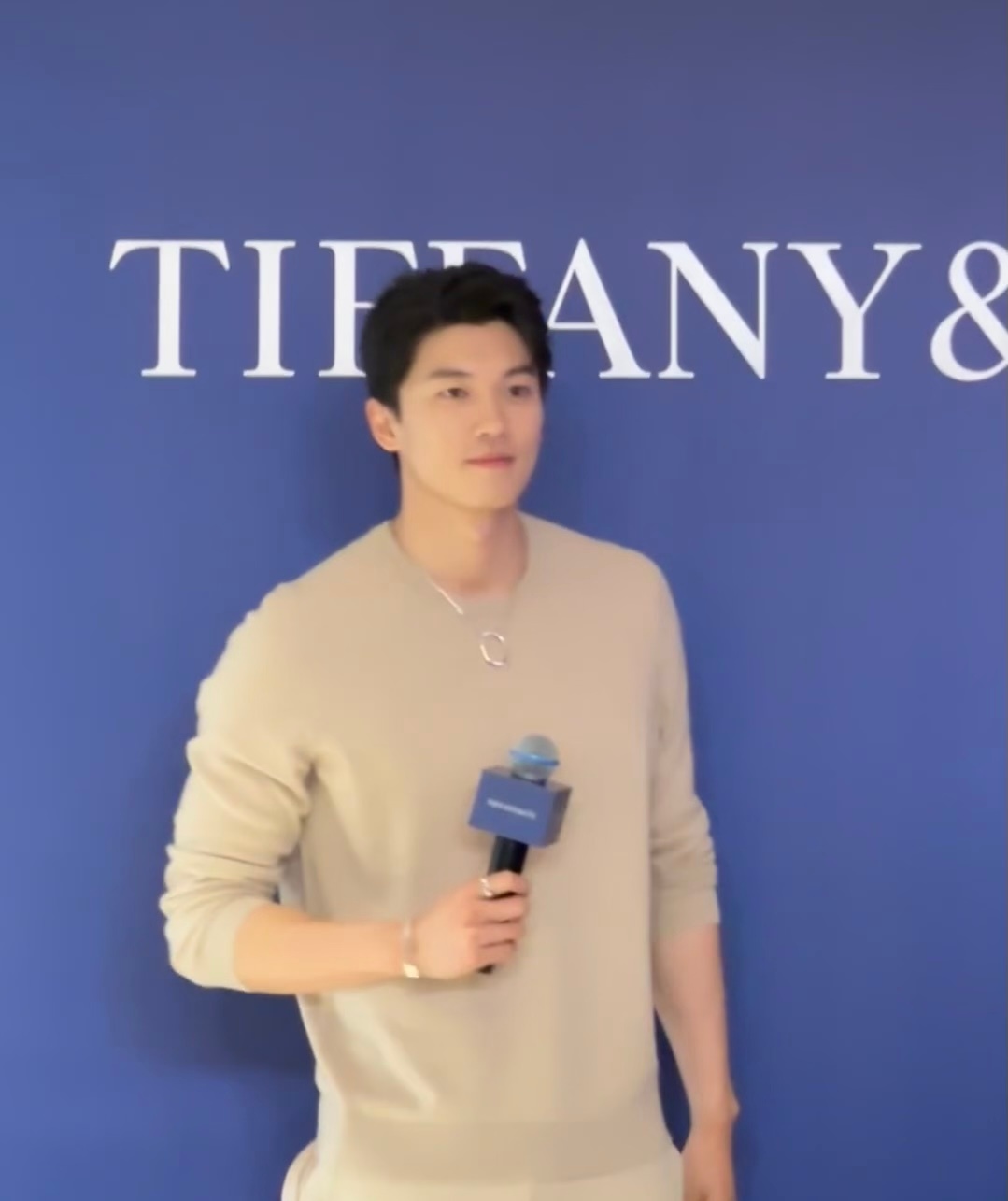 汪顺今日出席TIFFANY的活动生图，这状态真的太好了 本人真的超帅👏 