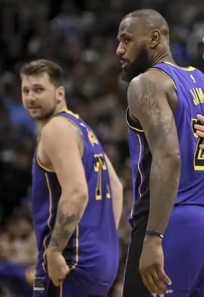 真敢说，詹姆斯是被贬为球队老三才离开湖人的。

在节目中，ESPN的记者Ramo
