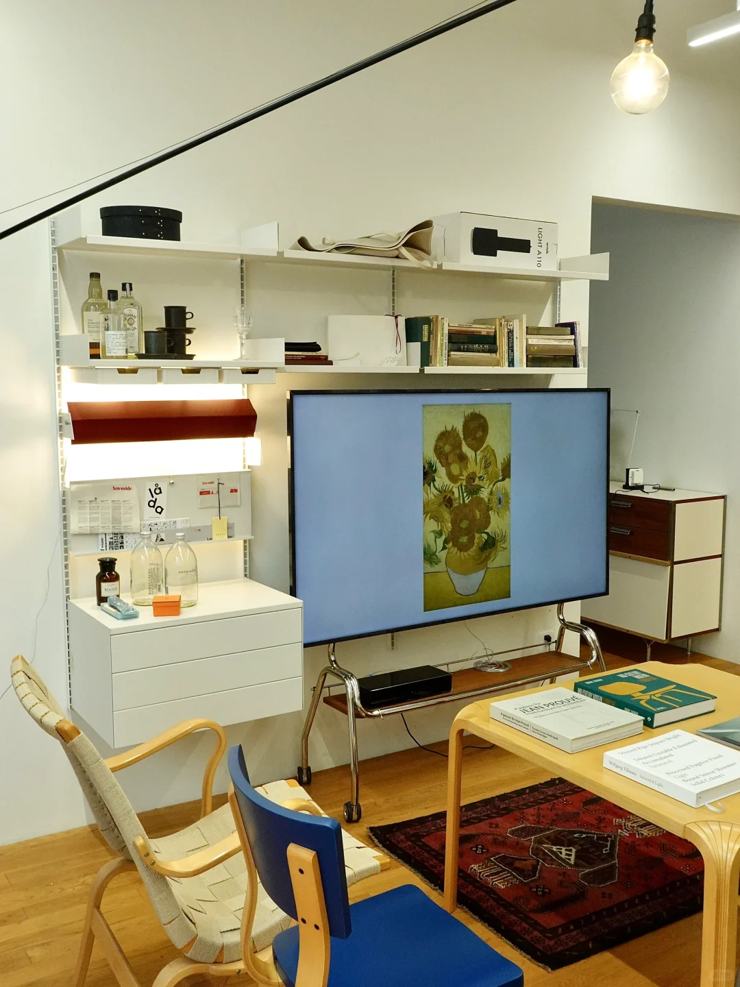 把电视支架嵌到电视背景墙里