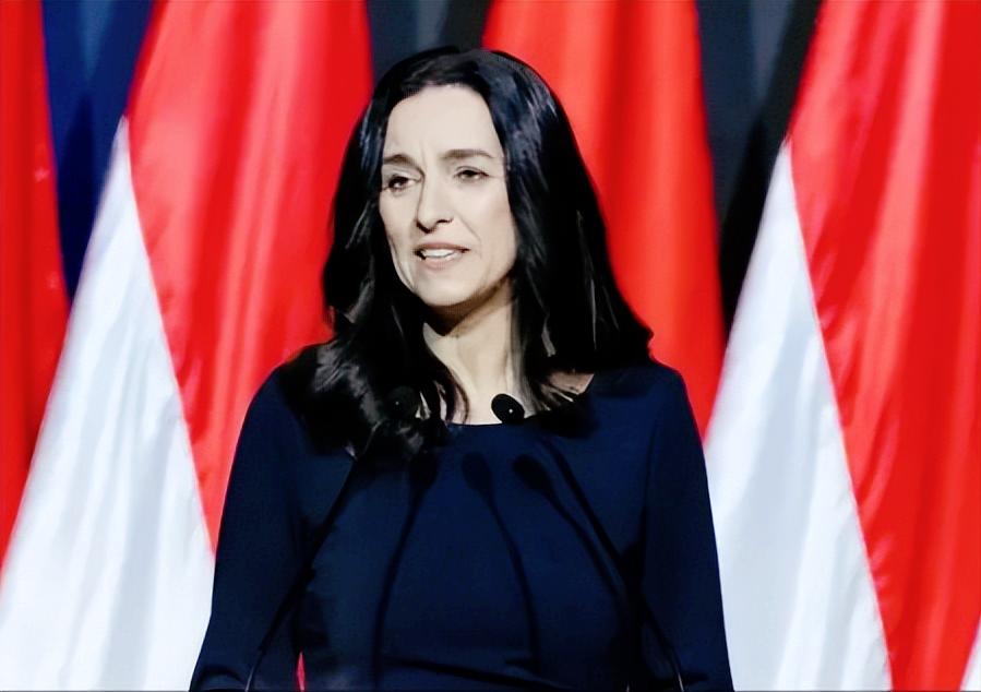 匈牙利候任外交部长也姓欧尔班，全名安妮塔·欧尔班，她曾经是欧尔班政府外交部的一名