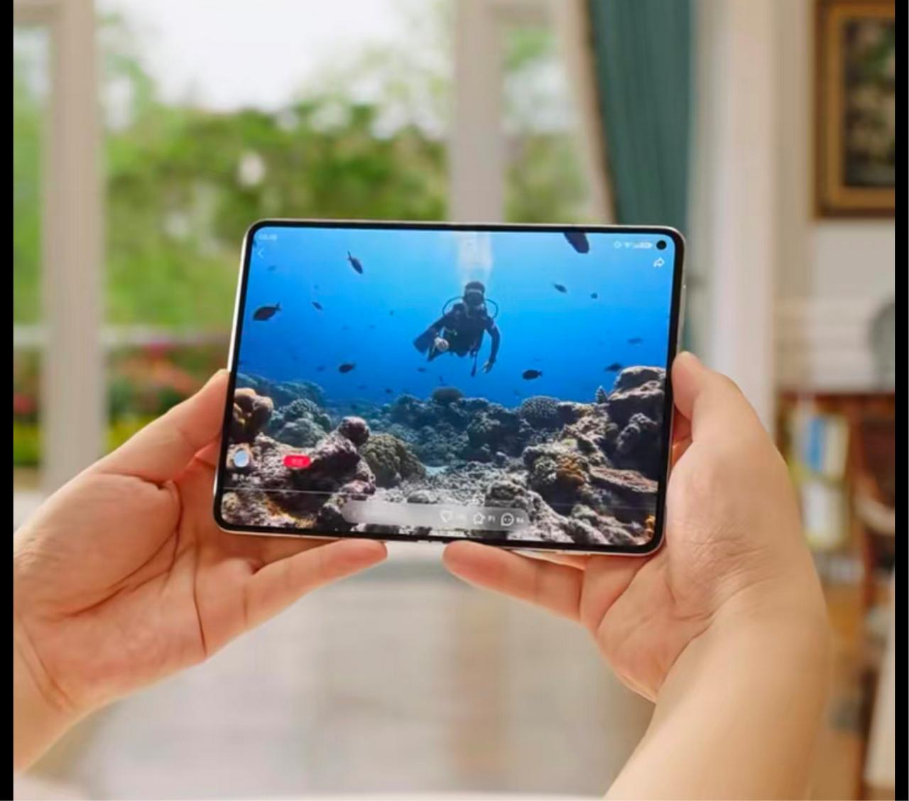 Pura X Max这正面不错，更接近平板的比例。