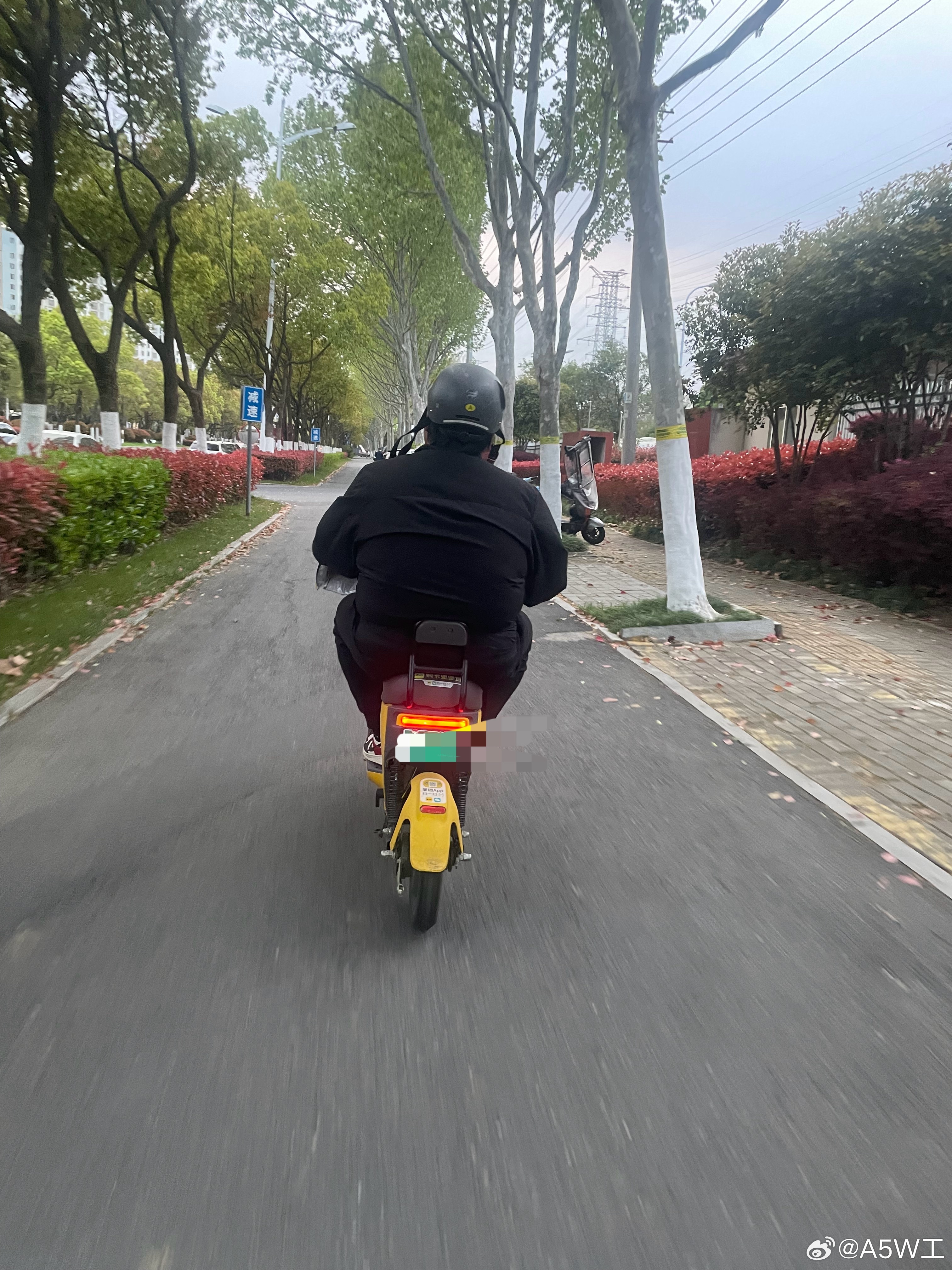 兄弟实在不是为了笑你，但是你对车子伤害太大了，该说不说这车如果不限速估计动力不错