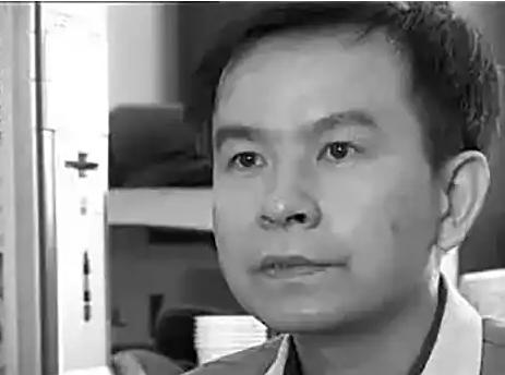 1992年，浙大高材生李红涛被警察逮捕，然而让所有人不敢相信的是，他竟然趁着警察