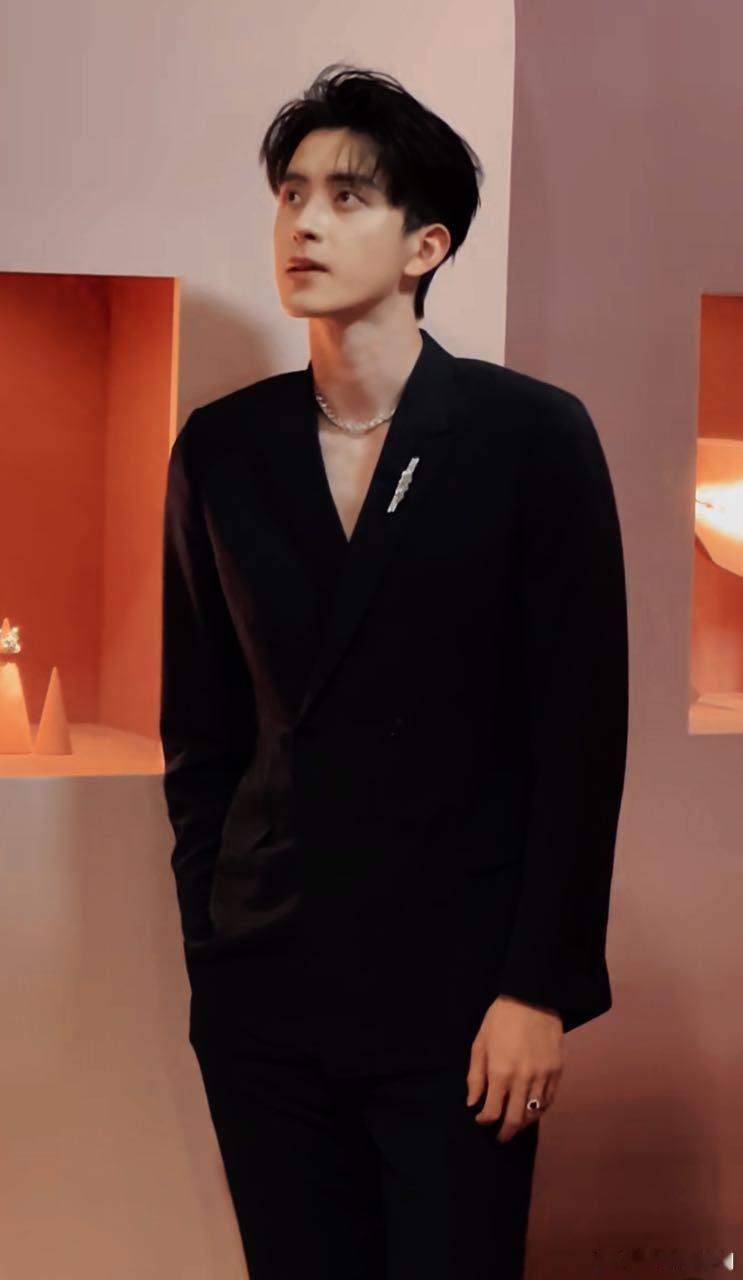 敖瑞鹏Dior活动挺好 ​​​