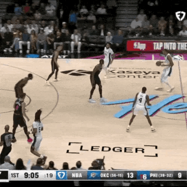 文班亚马打控球后卫能行吗？
我觉得他最大的优势就是视野特别开阔！
身高224厘米