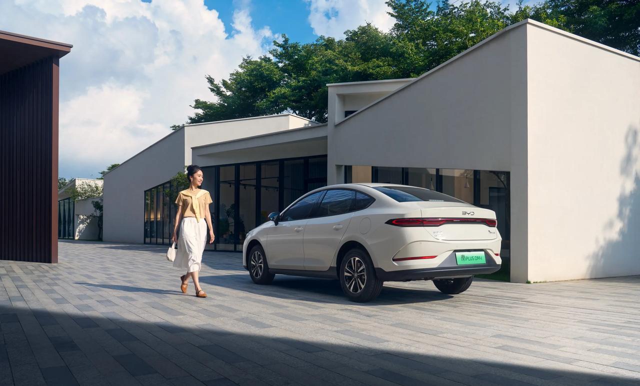 🚗✨ 国庆出行新选择 家轿冠军秦PLUS又上新啦！

作为经常在路上跑的旅行博