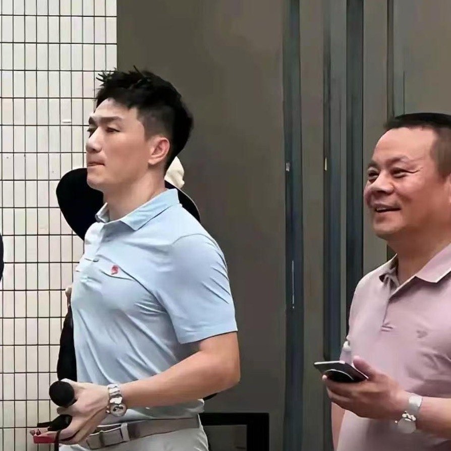 偶遇张馨予的老公，也没有那么帅。 