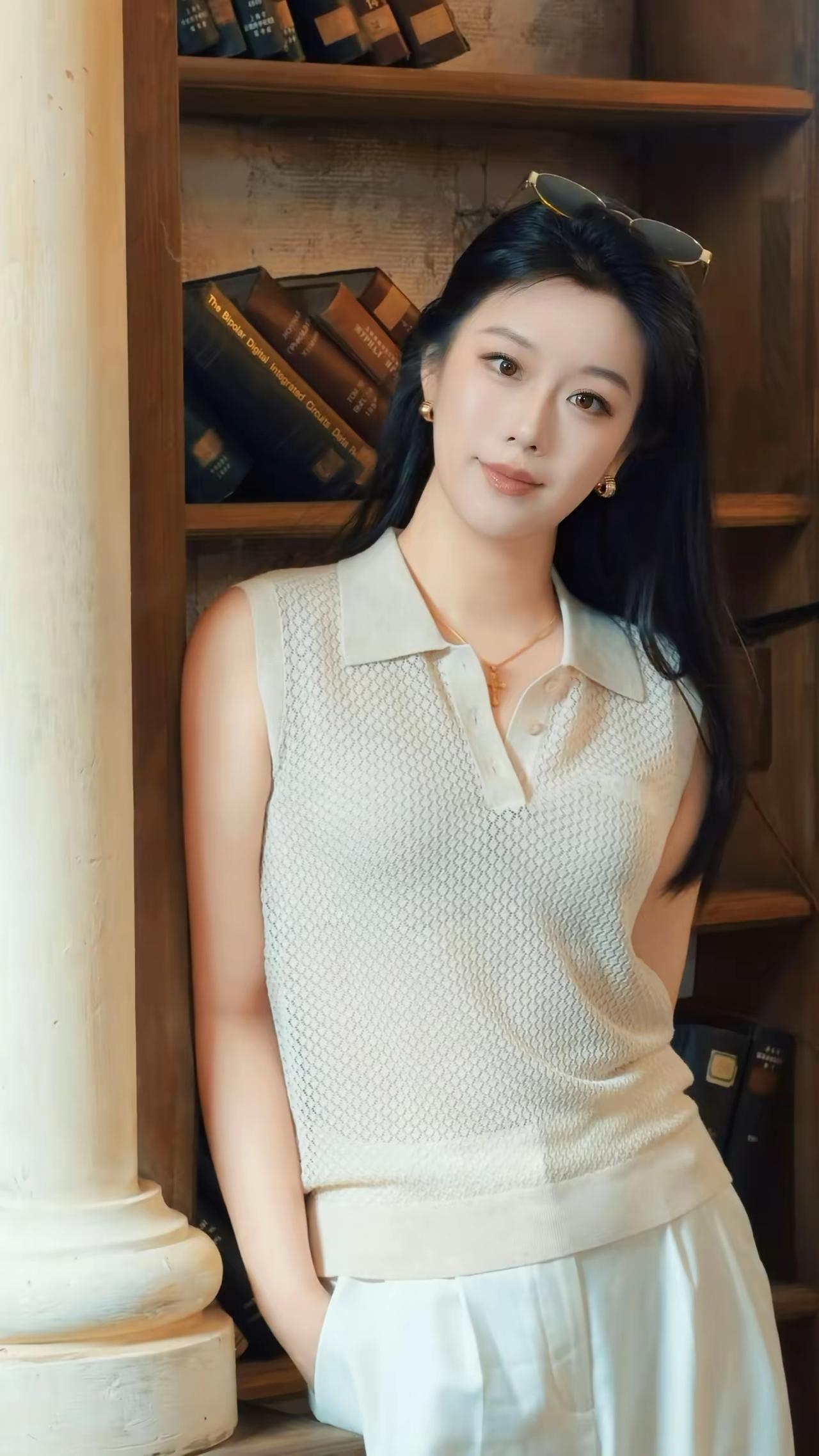 优雅气质，书香满溢，复古风穿搭