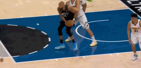 约基奇跌下神坛的一组系列赛？nba季后赛