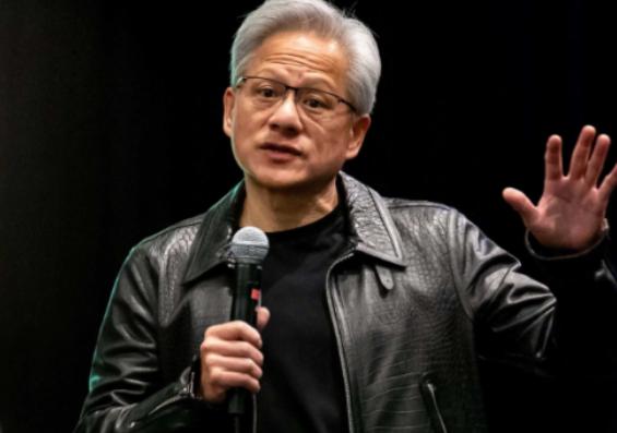 黄仁勋彻底不装了，直接摊牌亮底牌：中国不买英伟达H200芯片，他也不再遮掩。
