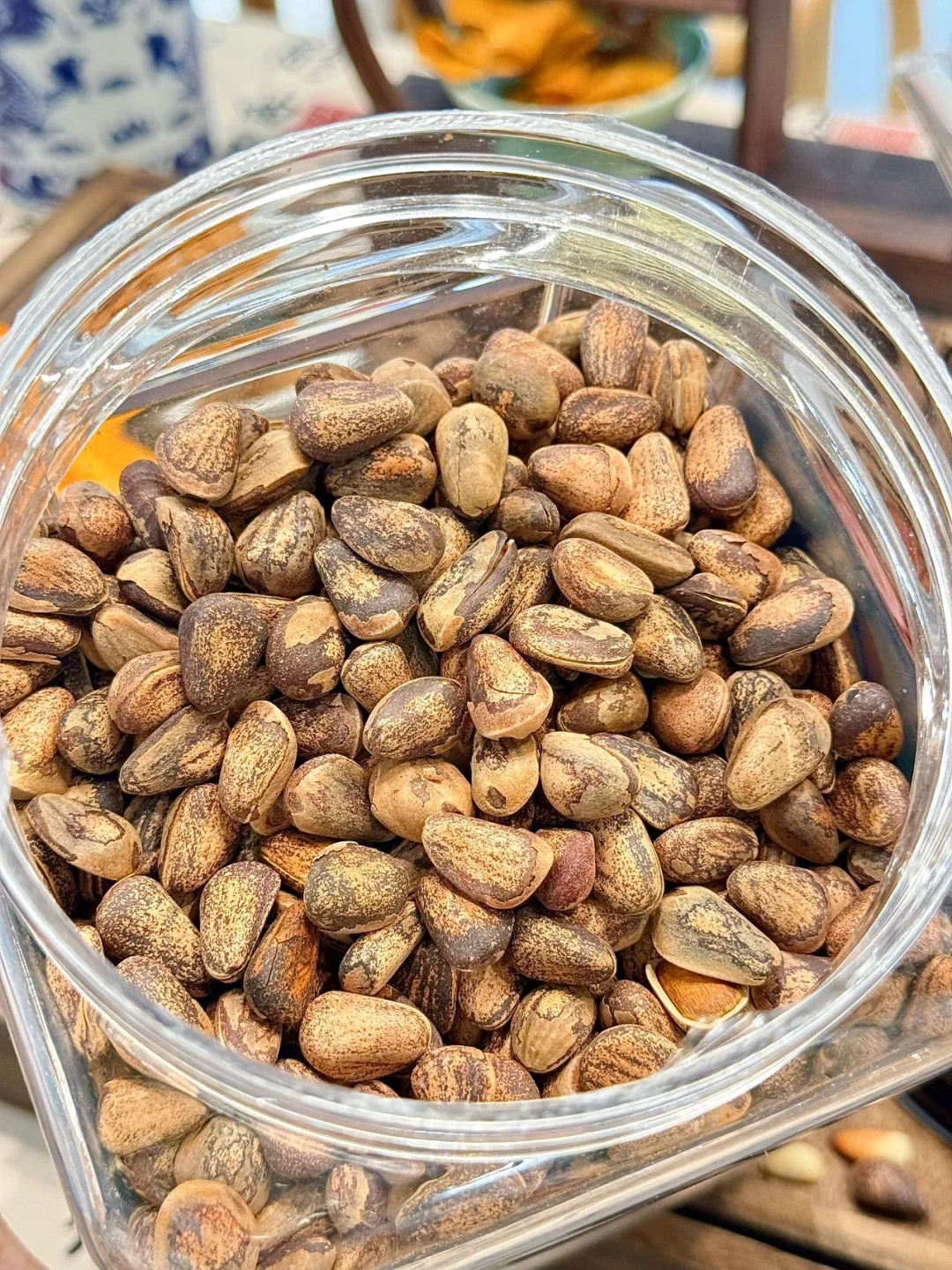 我爸尝了一颗！让我多买几盒过年吃！！