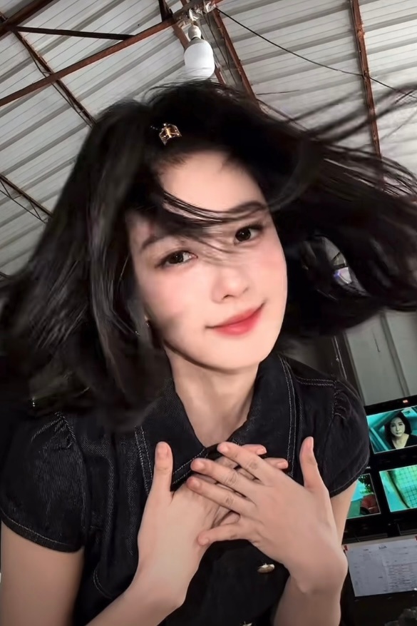 嗯对…这是我的视角 我就在下面 我亲上了🥵 