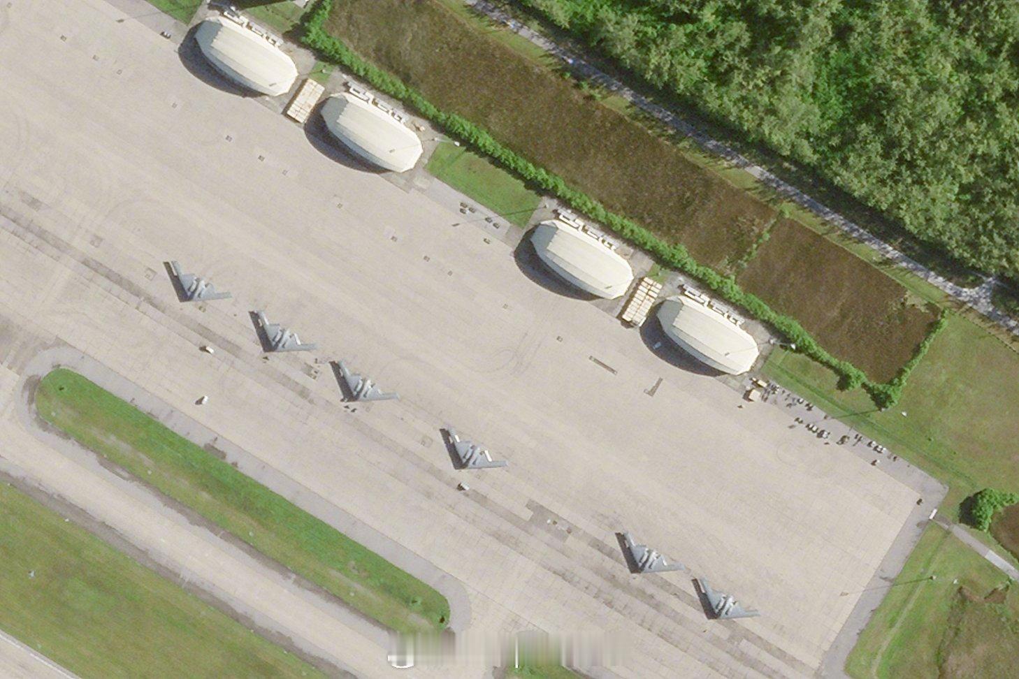 美以伊冲突 美国再次紧急向其位于印度洋的“迭戈·加西亚”基地部署了至少 6 架 